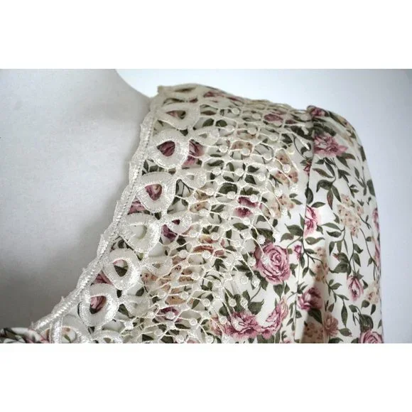 Vintage Paquette Too! Floral Dress with Rosette and Lace Collar Garden Cottage T - Picture 13 of 14